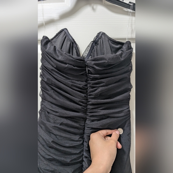 Elegant Black Maxi Dress - Picture 9 of 10